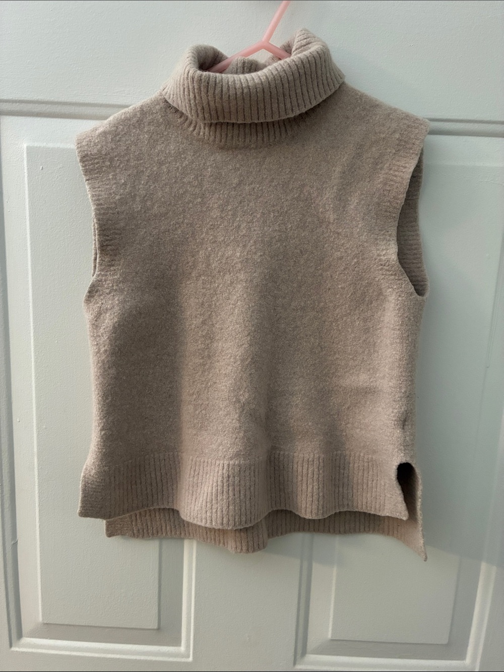 Sleeveless Turtleneck Wool Vest - Beige